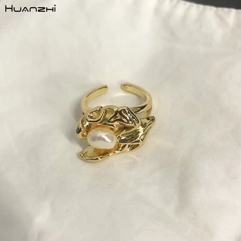 

HUANZHI 2020 New Vintage Natural Freshwater Pearls Irregular Folding Gold Metal Flowers Open Adjustable Rings for Women Jewelry