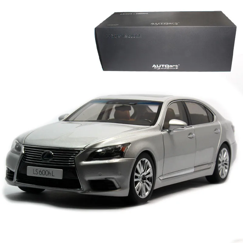 Литая классическая игрушка в подарок 1:18 Autoart Lexus LS600HL 2013 черный/серебристый/белый