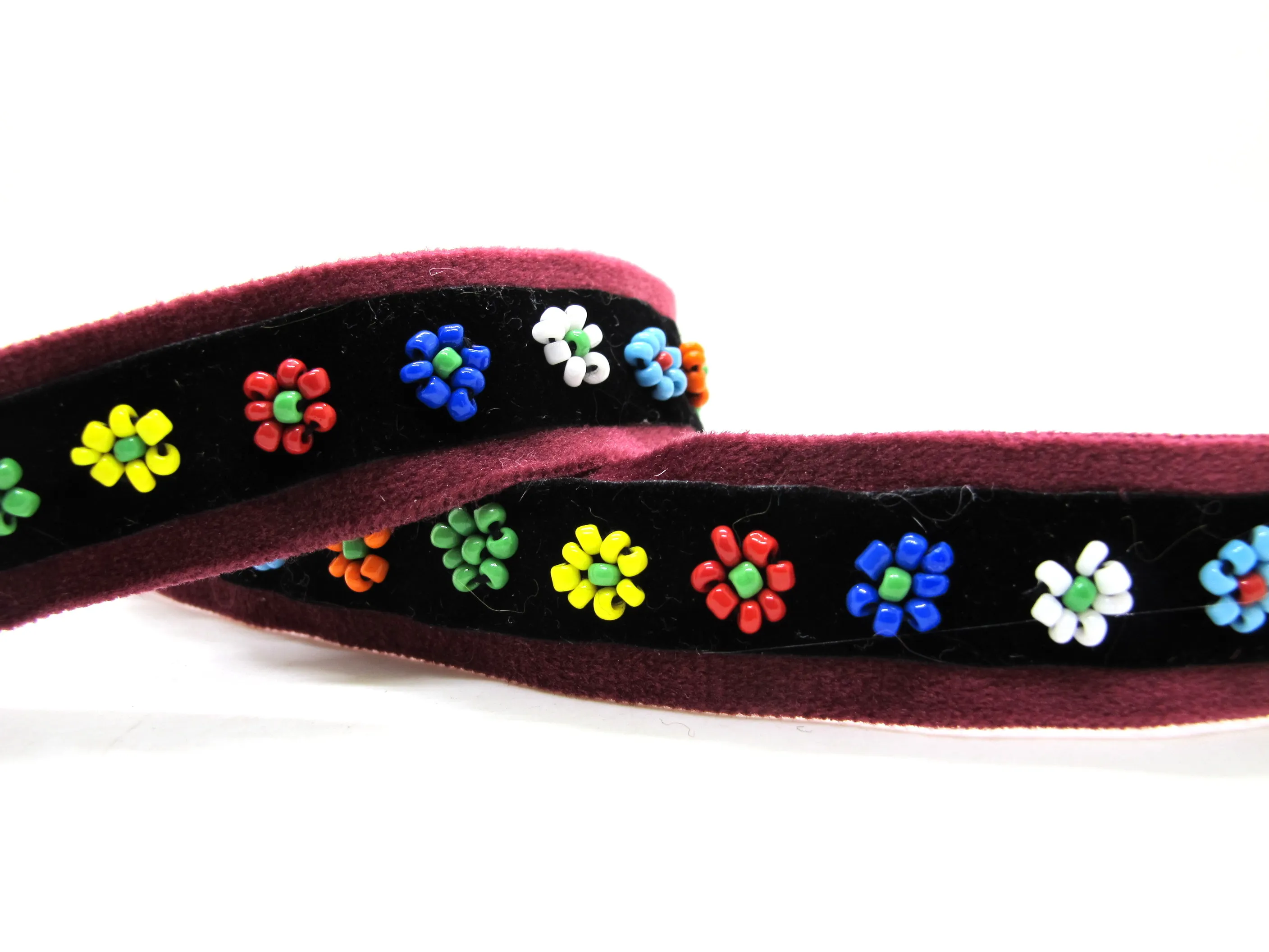 Цветочная отделка из бусин 20 мм на бархатной ленте | Дом и сад