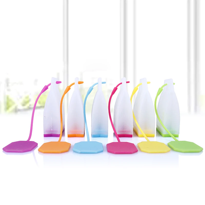 1PC Bag Style Silicone Tea Strainer Herbal Spice Infuser Filter Diffuser Kitchen Reusable Coffee Tea Strainer Random Color