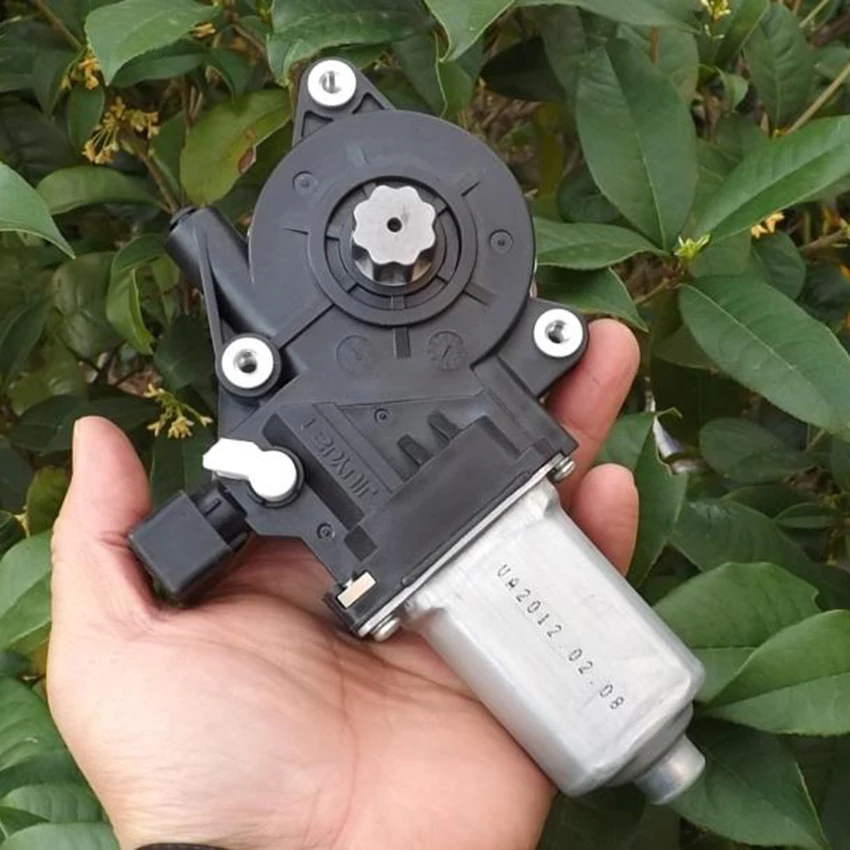 

Hugwit Left or Right DC 12V Gear Motor Car Window Lift Window Open Large Torque Motor Driver 60RPM Shaft Outer Dia 18.5mm