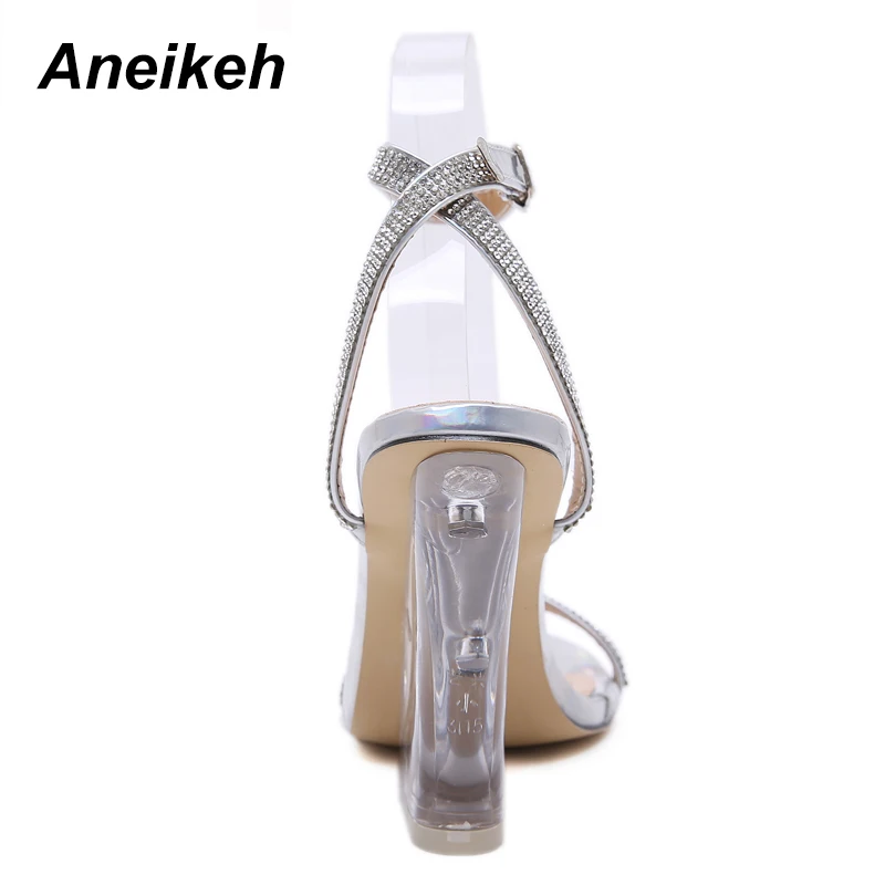 Aneikeh пикантные босоножки из ПВХ для отдыха; женские прозрачные босоножки на танкетке; однотонные вечерние туфли на высоком каблуке с открытым носком и пряжкой со стразами; Размеры 35-40