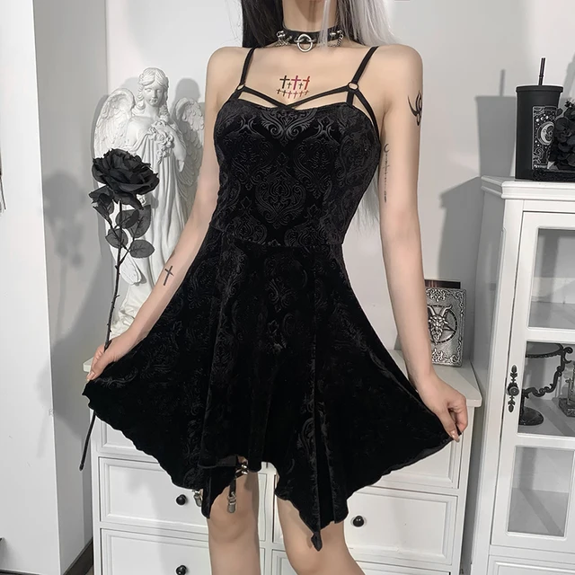Sleeveless Gothic Black Dress 2