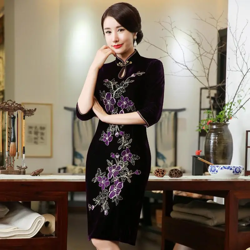 Cheongsam платье для молодых леди Мандарин воротник сексуальные традиционные китайские платья старинные кнопки велюр современный Qipao Ретро Vestidos - Цвет: Purple A