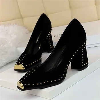

BIGTREE 2020 Spring Retro Classic Pumps Fashion Wedding Shoes Black Rivet High Heels Square Heel Women Shoes Sexy Party Shoes