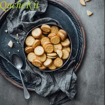 

Retro Disc Iron Serving Tray Metal Storage Tray Antique Golden Rim Fruit Plate Dessert Cake Bread Tray Kitchen Orgainzer Home