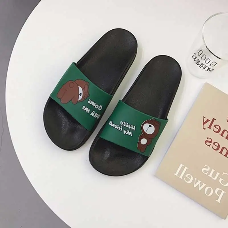 Bear 2 Green Мода в виде бульдога; шлепанцы летние сандалии; пляжные шлепанцы; Для женщин Обувь с рисунком из мультфильмов снаружи Милый Забавный Ванная комната Чулочные изделия для дома - Цвет: Bear 2 Green