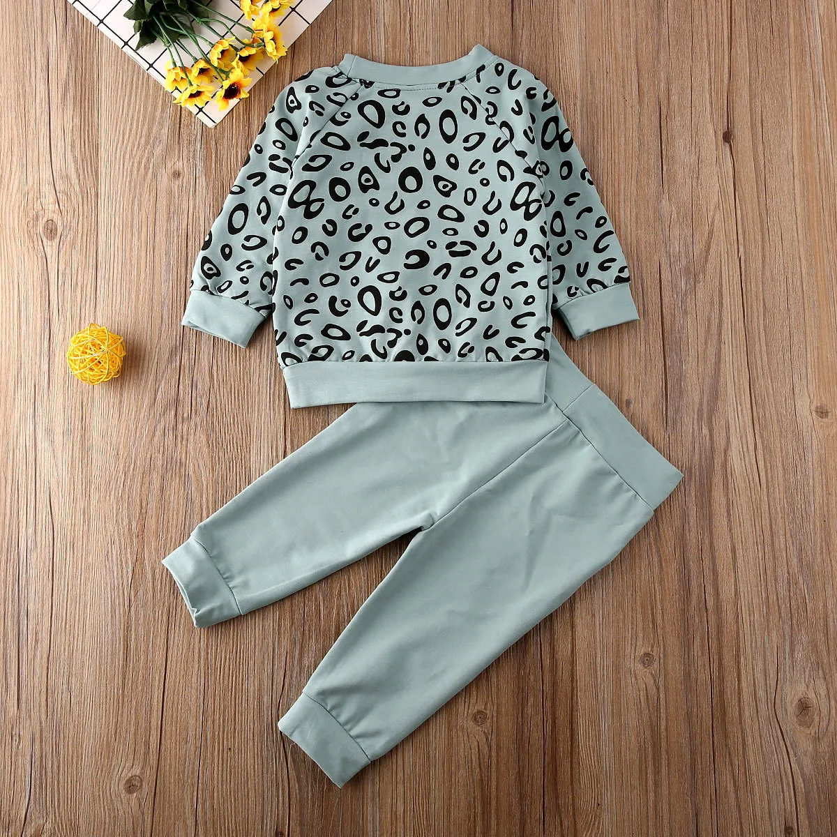 Зимняя одежда с леопардовым принтом для маленьких мальчиков и девочек 1-4 лет, комплект: свитер+ длинные штаны