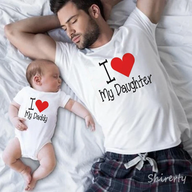 Одинаковые комплекты для семьи; футболка для папы и дочки; летний хлопковый комбинезон для папы и ребенка; Одинаковая одежда