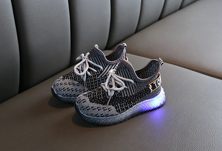 Kids Sneaker Lights Autumn Outdoor Kids Sneakers Boy Lightweight Shoes Boy Shoes with Light Little Girls Sneakers Led Shoes