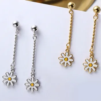

Cute and Cute White Gold Little Daisy Flower Twist Earrings S925 Sterling Silver Earrings Female Jewelry