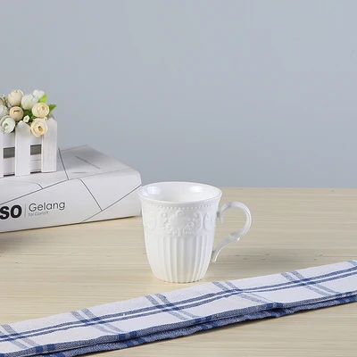 2 Рождественская Европейская чашка молочная чашка Бытовая керамика чашка для молока и чая простая креативная кофейная чашка с ложкой - Цвет: 2