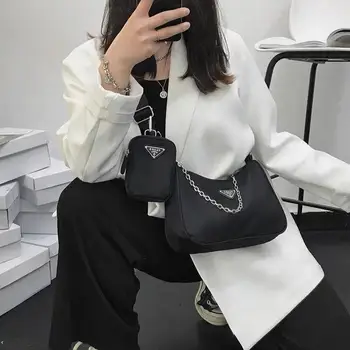 

Armpit bag women's bag spring / summer 2020 new minimalist cool retro style new moon versatile chain method stick shoulder bag