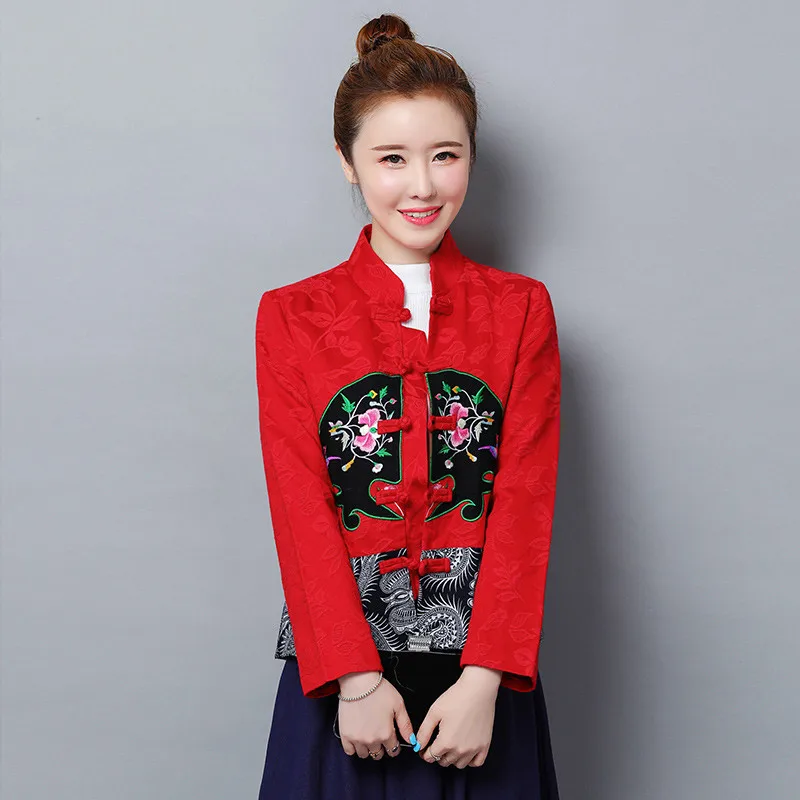 Женская верхняя куртка в китайском стиле; коллекция года; сезон осень-зима; плотное короткое пальто с длинными рукавами и вышитым цветком и стоячим воротником