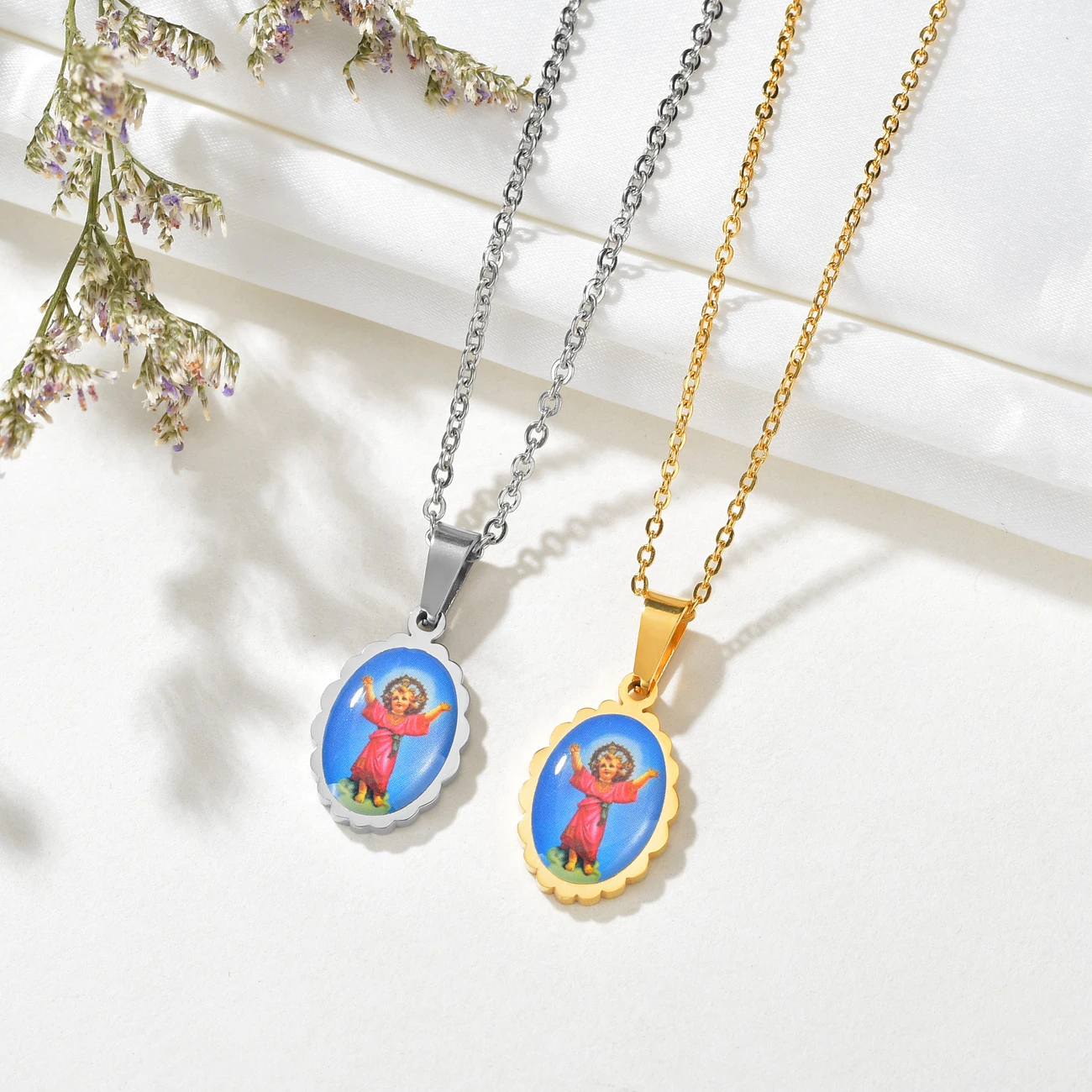 Akizoom Pendant Necklace Virgin Mary Golden Color Christian Jesus Oval Stainless Steel Catholic Men Women Religion Gifts