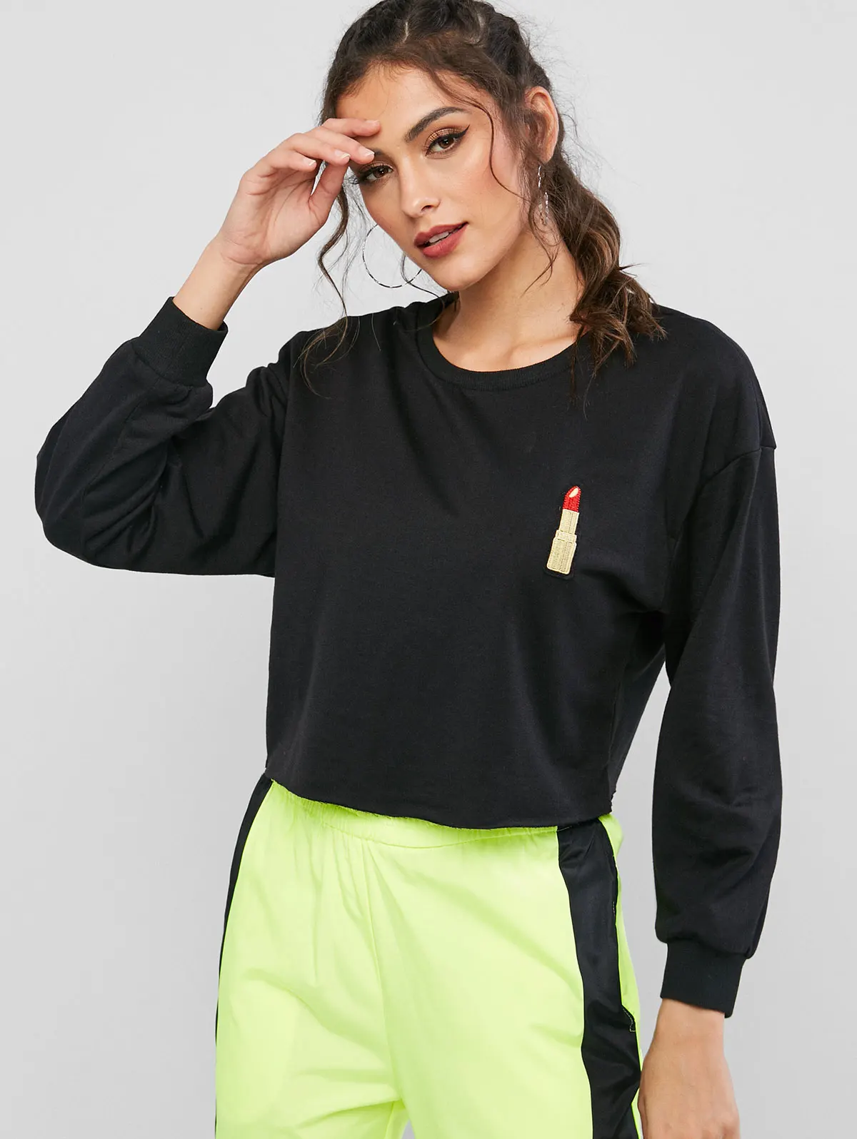 ZAFUL с вышивкой в виде губ, модная укороченная толстовка с заниженным плечом, черный Свободный пуловер с круглым вырезом и длинным рукавом