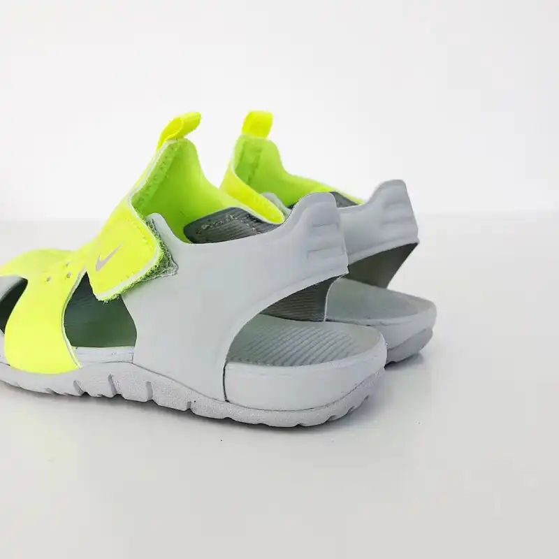 nike kids beach shoes