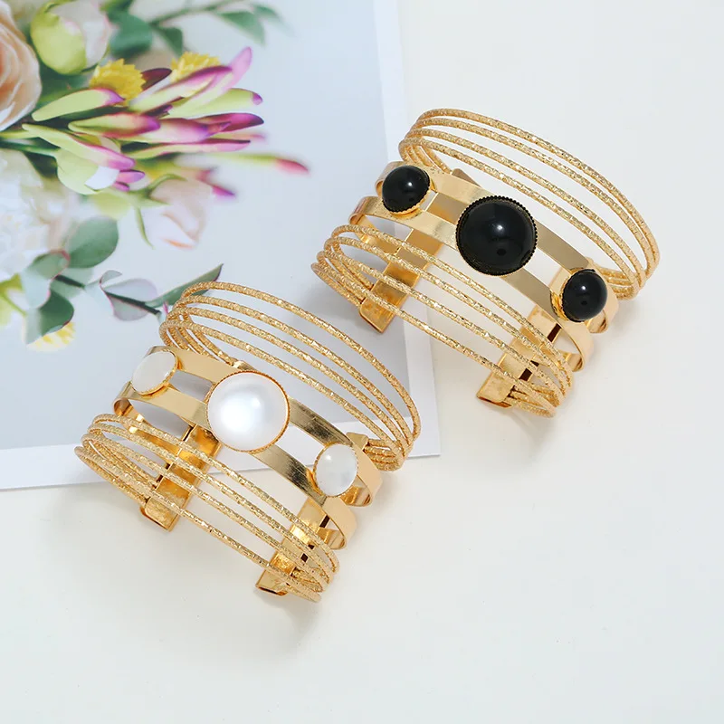 11099444142_1718038248