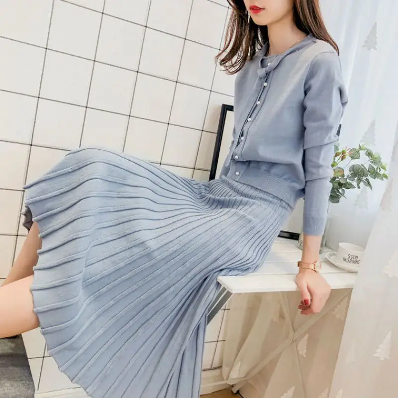 

Women's Knitted Suit Women's Spring and Autumn Sweater Skirt Two-piece Pleated Skirt Temperament Commuter Elegant Two-piece Set
