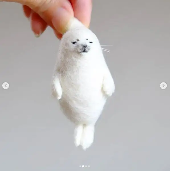 Needle felting kit wool felting kit needle felting painting kit material no finish DIY kits pick up lovely Akita dog cat panda raccoon rabbit animal wool needle felting package