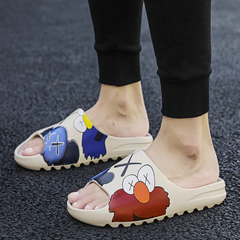 Los hombres de verano de diapositivas fresco transpirable sandalias de playa Flip Flops Boca de pescado para los hombres y las mujeres. Zapatillas ligero Graffiti de gran tamaño 34-46