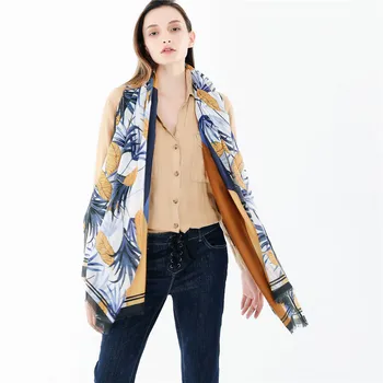 

New autumn and winter fashion leaves soft and comfortable sunscreen cotton tassel scarf