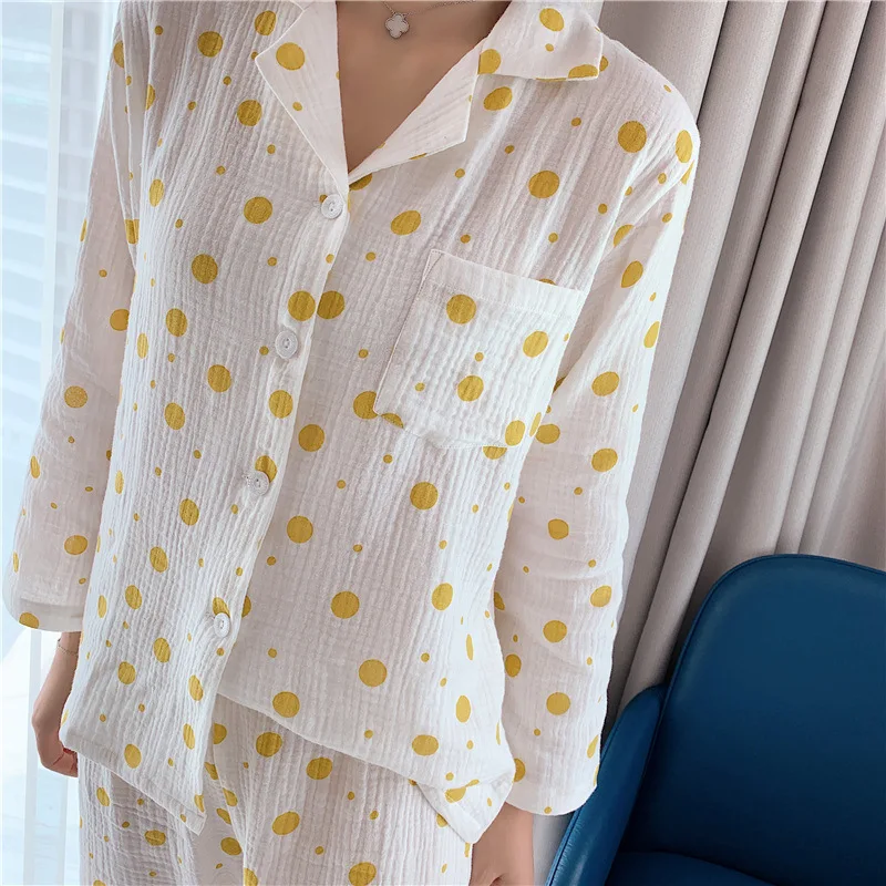 11930425258_2043651032