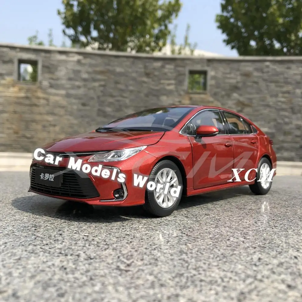 Литая под давлением модель автомобиля для всех новых Corolla 2019 + маленький подарок! |