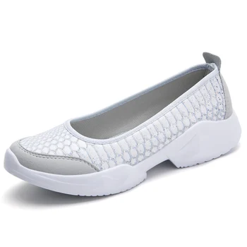 

Women Lightweight Sneakers Running Shoes Outdoor Sports Shoes Breathable Slip on Comfortable Black Gray Running Shoes