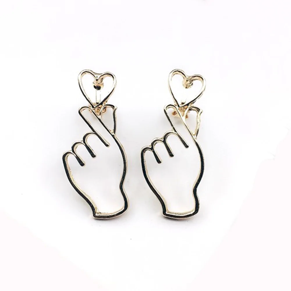 

Women Korean Jewelry Gold Color Ear Cuff Earring Hand Earrings Hollow Heart Clip Earrings Without Piercing boucle d'oreille