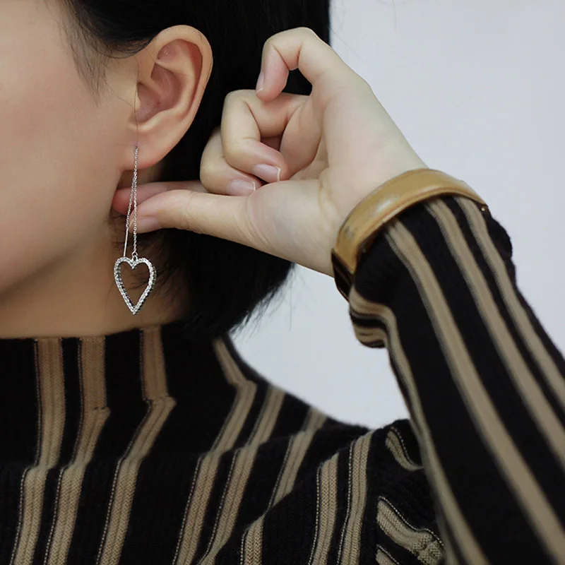 10823645249_2044509174