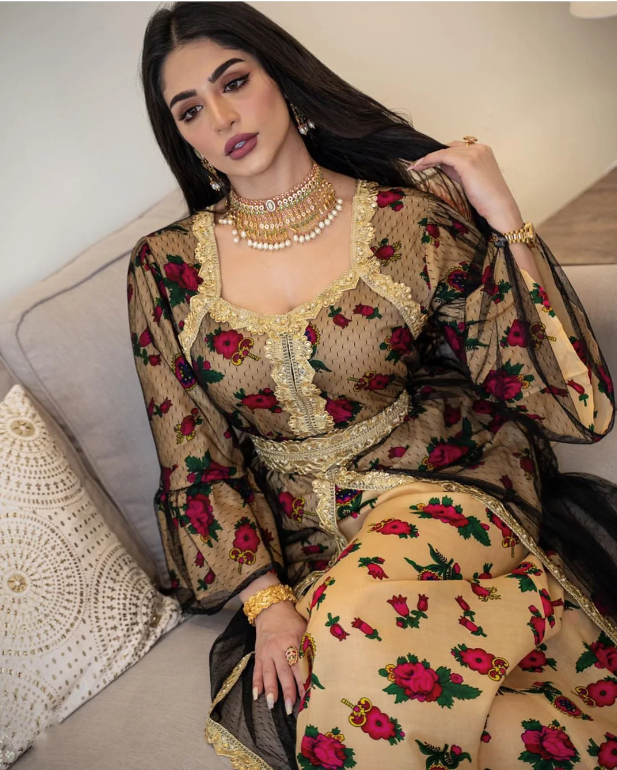 جلابيه مشجره ومبطن بتل مزين بالكلف جديد ترند