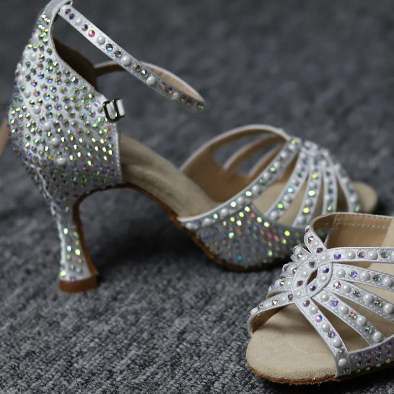 

Latin Salsa Ballroom Dance Shoes For Ladies Customized Heel And Color Soft Woman Girls Soft Satin And Rhinestones Crystals heel