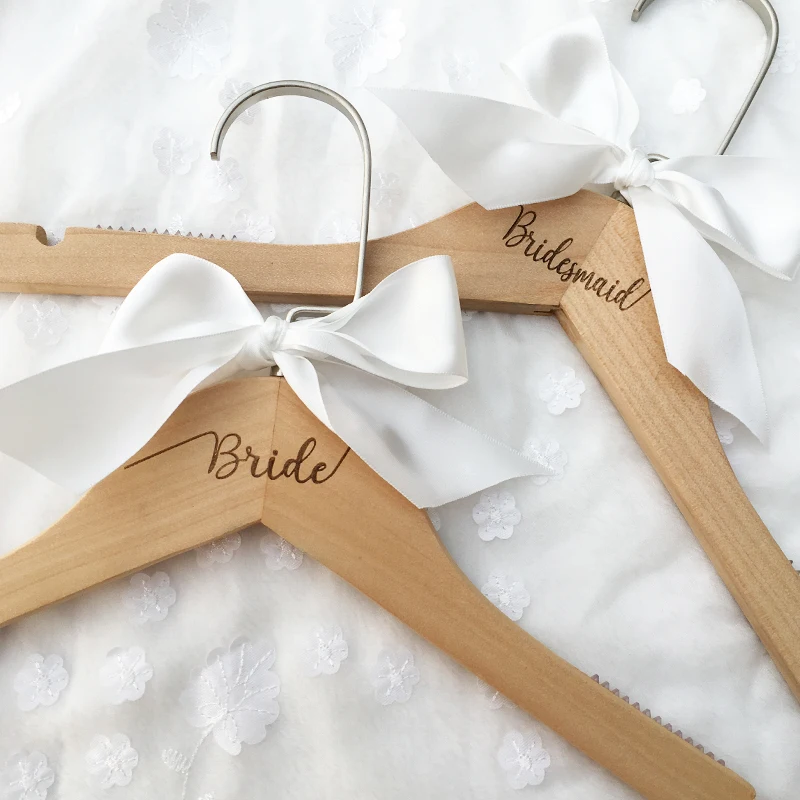 Wedding-Dress-Hanger-personalized-Bride-Hanger-Gift-for-Bride-Wedding-party-gift-Wedding-Hangers-Bridesmaid-Gifts (2)