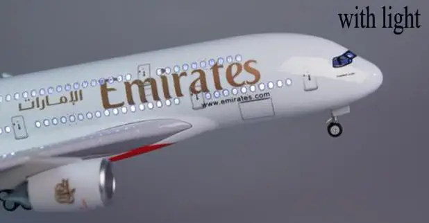 1/160 масштаб A380 Airbus EMIRATES авиакомпания модель аэроплана самолет модель с светильник колесо литье под давлением пластиковая Смола самолет коллекция - Цвет: with light