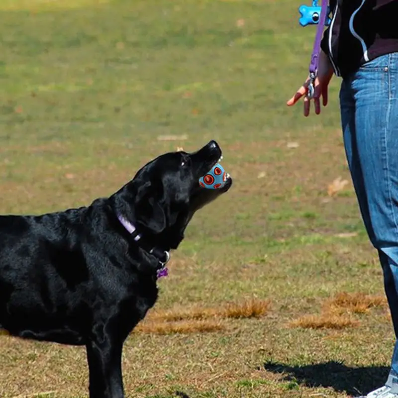 Увеличивает IQ лечения мяч с маленьким колокольчиком головоломки Pet Жевательная Прочная резиновая молярная T8WB