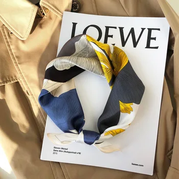 

2020 Hot Limited Hijab Winter Scarf 100% Silk Scarves Spring Square Satin Small Squares Female Pashmina Poncho Foulard Bandana