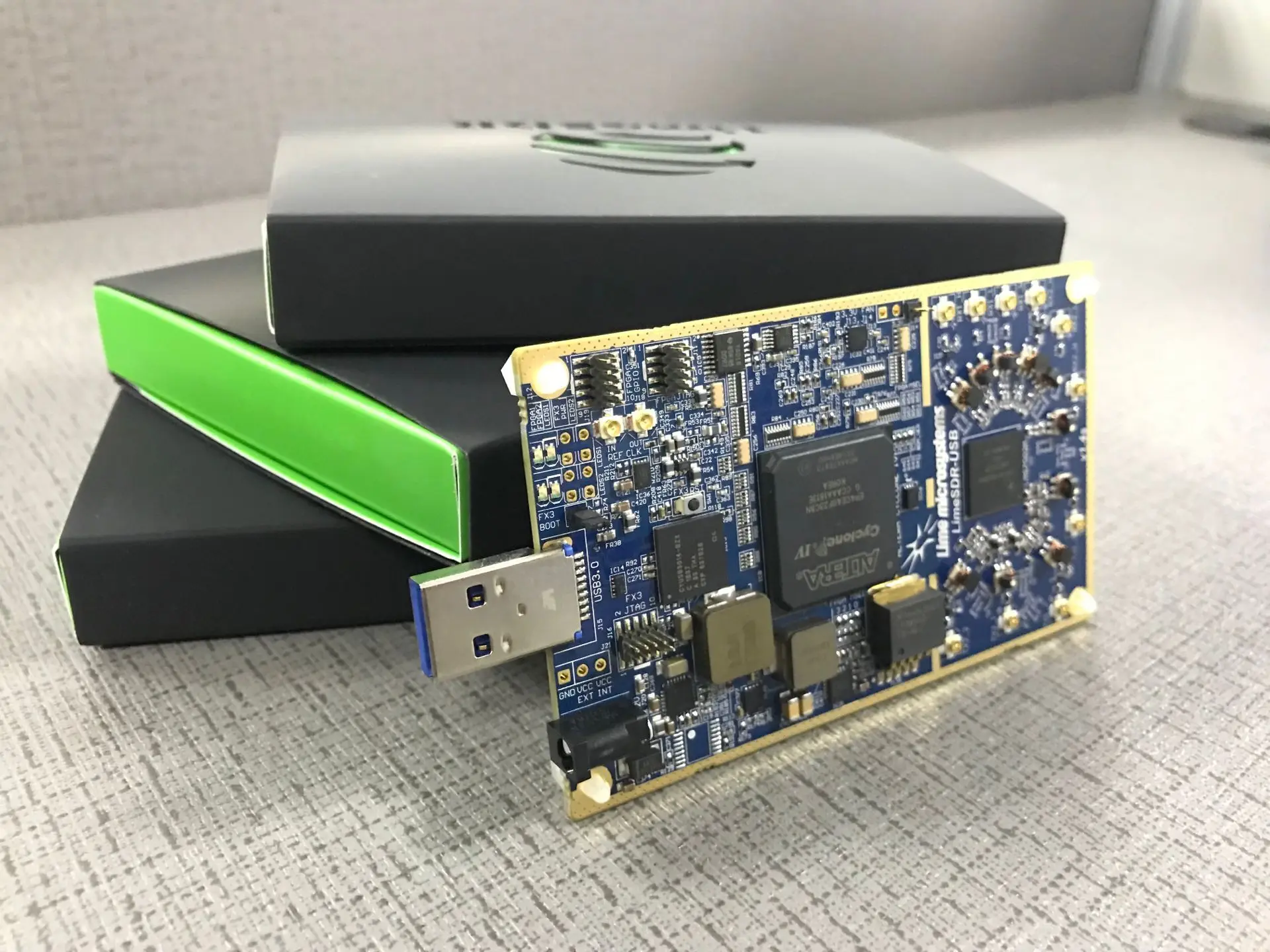 LimeSDR Мини Программное радио(SDR) Limesdr корпус доска с открытым исходным кодом программного обеспечения-определенная радио платформа развития панель инструментов