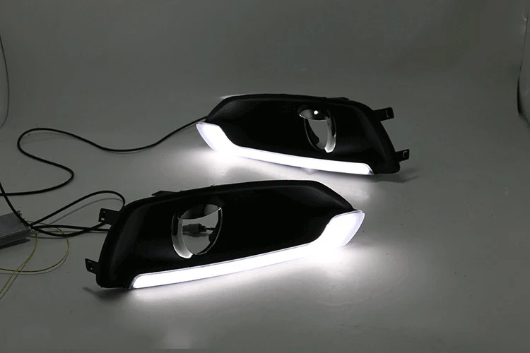EOsuns led drl дневные ходовые огни+ передние противотуманные фары для Suzuki S-CROSS с динамическим движущимся желтым поворотным сигналом