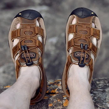 

2020 summer new men's sandals outdoor anti-skid Baotou sandals men's sports and leisure beach shoes leather soft bottom