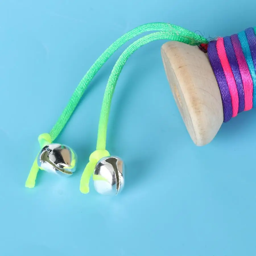 Игрушки для домашних животных Прямая поставка от производителя для cat 6 шт./компл. кошка подвижной колокол с красочными ленты перо интерактивных развлечений игрушки Товары для кошек