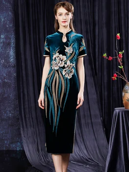 

Cheongsam daily wear blue velvet qipao embroidery rhinestone Chinese style bride mother dress mothers dress for wedding custom