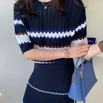 

2020 Runway Summer High Quality Stripe Hollowing Out Knitted Tops + Fashion Casual Knitted Skirt Tracksuit Women 2 Piece Set