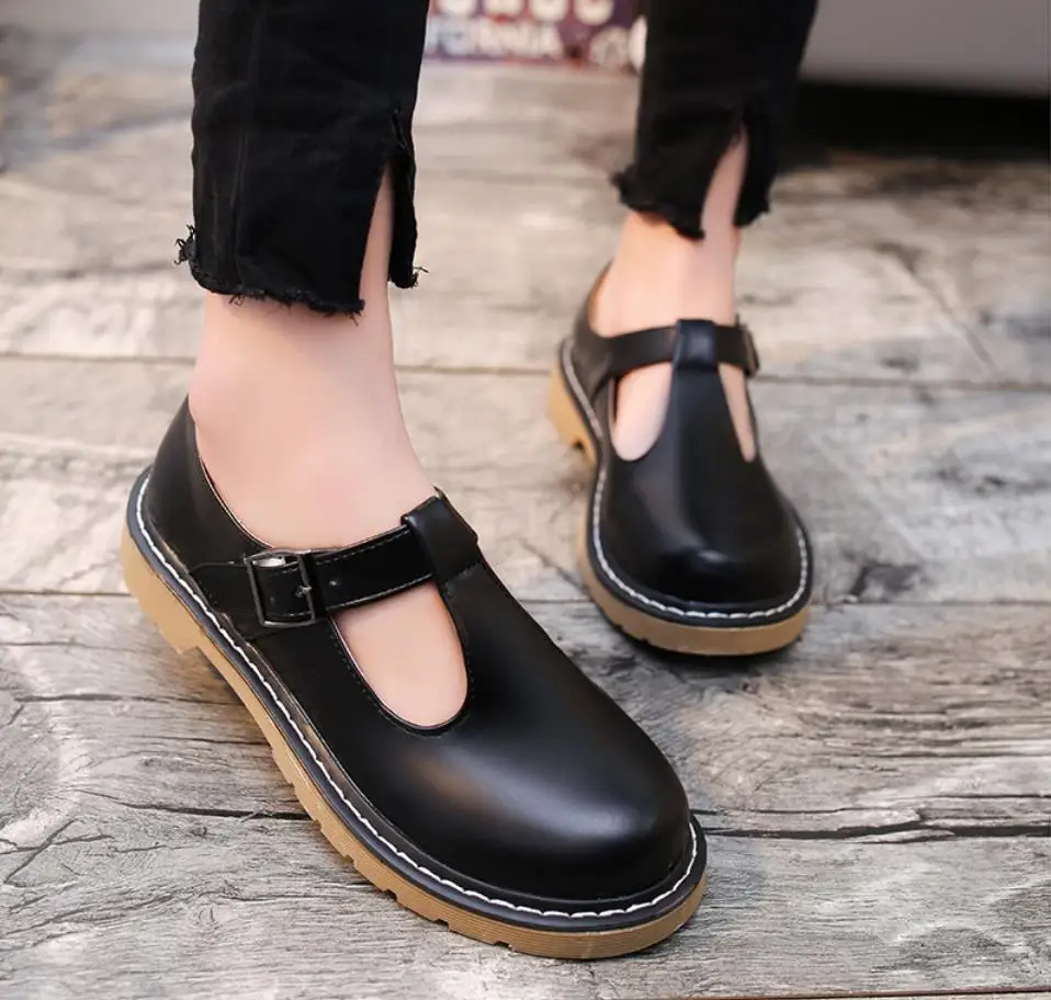 

2019 spring and summer new fashion wild female hollow T-button British single shoes retro casual student shoes