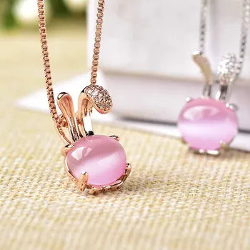 

1PC Powder Crystal Stone Pendant Hand-made Loveliness Rabbit Increase Charm For Ladies Healing Stone Necklaces Statement Jewelry