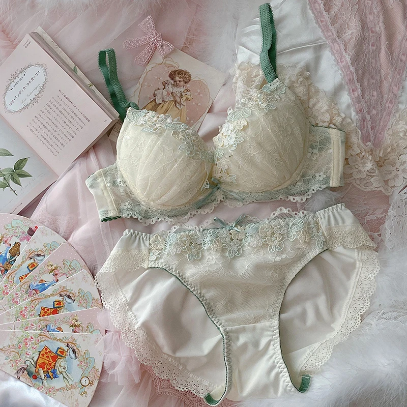 

Wriufred Girls' underwear flowers water-soluble embroidery lingerie with panties sexy thin large size gathered underwire bra set