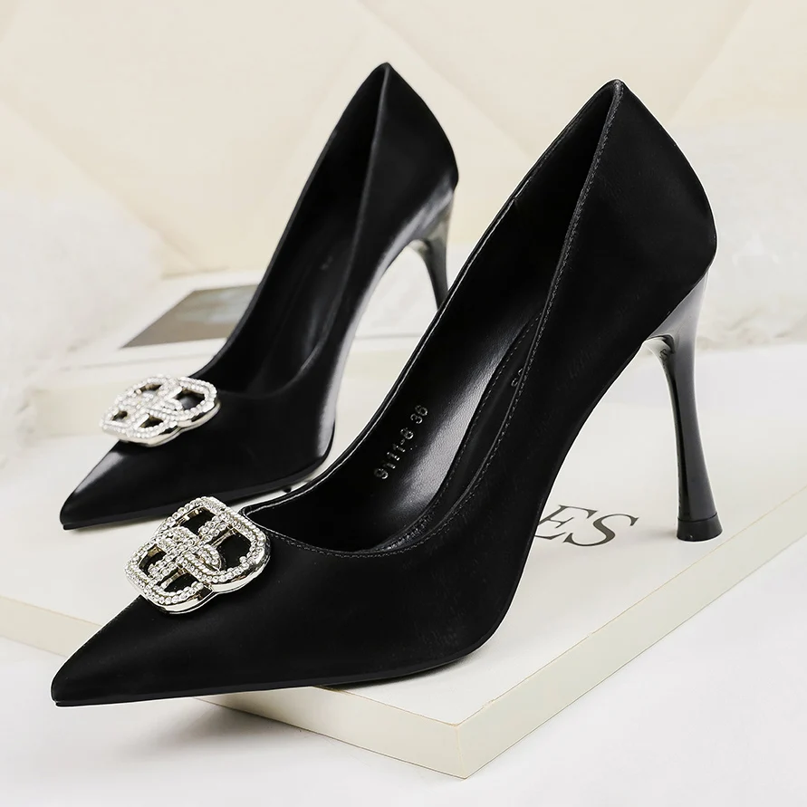 

2020 New Mature Metal Belt Buckle Office Shoes Women Pumps Pointed Toe Fashion Shallow Women's High Heels Shoes Solid PU Leather