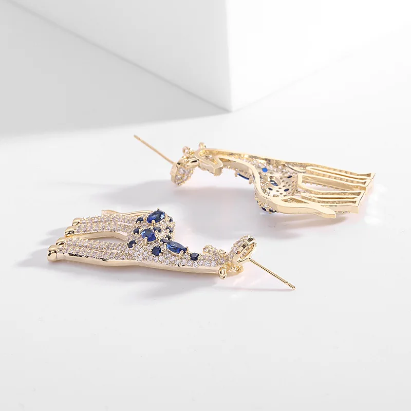 Cute Giraffe Dangle Earrings Micro Pave Cubic Zirconia Temperament Animal Pendant Eardrop 925 Silver Needle Luxury Jewelry