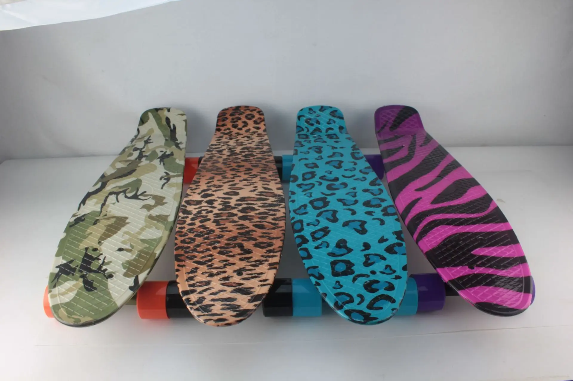 Plastic Broad Skateboard Four Wheel Plastic Big Fish Skateboard Adult Profession Skateboard PP27-Inch Fish Boards Manufacturers