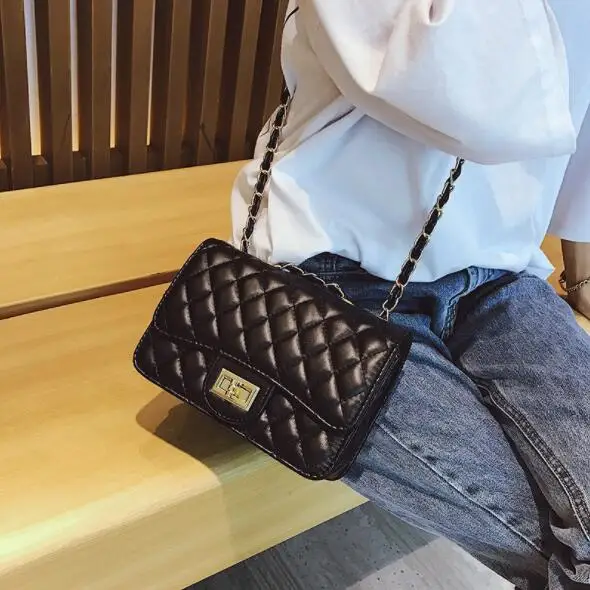Fashion new handbags High quality PU leather Women bag wind chain Lozenge Shoulder bag Lock Stereotypes lattice - Цвет: Черный